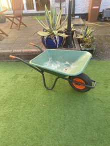 Wheel barrow