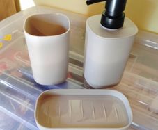 liquid soap dispenser bathroom set (brand new).
