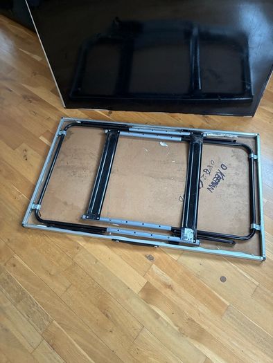 2 Lightweight Folding Tables.
