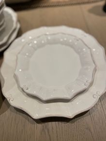 Scalloped edge dinnerware
