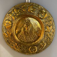 Vintage Brass Wall Plate Queen Elizabeth 41cm