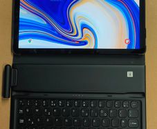 Samsung Galaxy Tab S4 SM-T830 64 GB, Wi-Fi, 10.5 in - Black With Original Samsung Keyboard Case