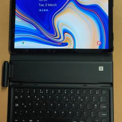 Samsung Galaxy Tab S4 SM-T830 64 GB, Wi-Fi, 10.5 in - Black With Original Samsung Keyboard Case