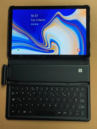 Samsung Galaxy Tab S4 SM-T830 64 GB, Wi-Fi, 10.5 in - Black With Original Samsung Keyboard Case