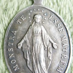 Antique Religious Large Sterling Silver Pendant. Saint Virgin Mary. Miraculous Medal. 9,8g