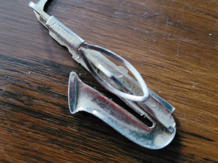 Vintage saxophone scarf clip