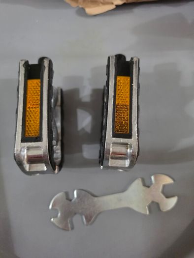 Bike Pedals & wrench