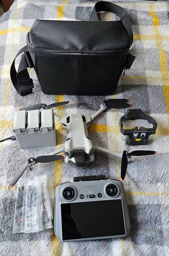 DJI mini 4 Pro combo drone with RC2