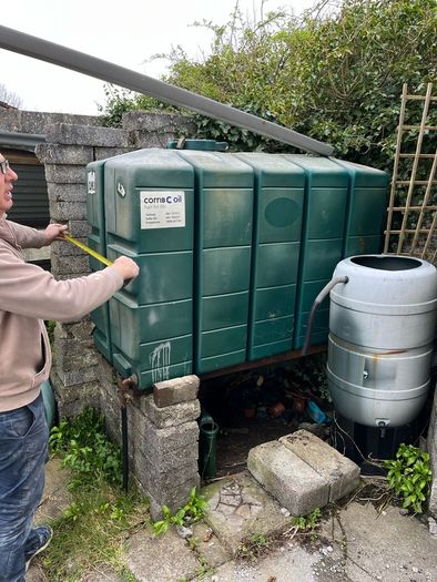 Oil tank