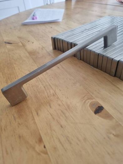 Cabinet handles