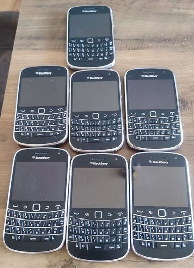 7x Blackberry Bold 9900 smartphones.
