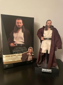 Qui-Gon Jinn Hot Toys