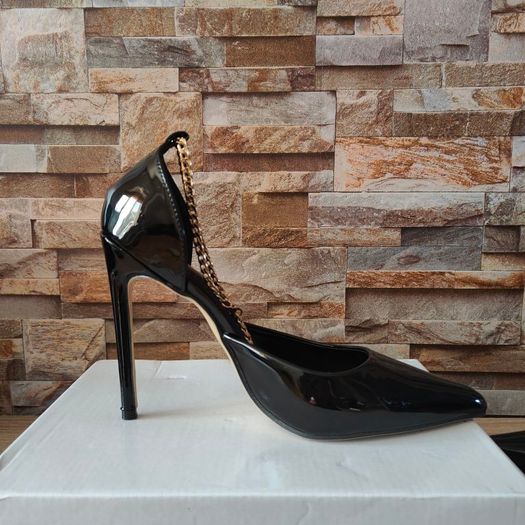 Black shiny leather stilettos with gold ankle chains, size 39