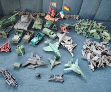 Army Toys- Soldiers and Military Vehicles