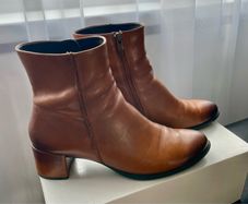 Ecco boots