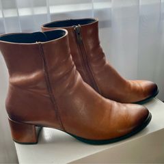 Ecco boots