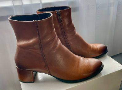 Ecco boots
