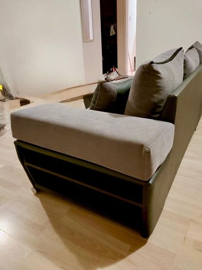 Corner couch unit