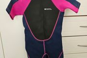girls swimsuit