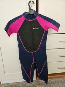 girls swimsuit