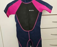 girls swimsuit