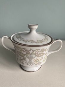 Sango garden song  Japanese china small lidded  dish or sugar bowl