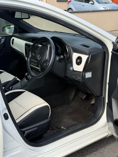 2017 Toyota Auris - Low Milage