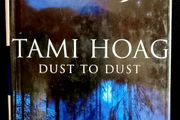 Dust To Dust by Tami Hoag - Small Hardback