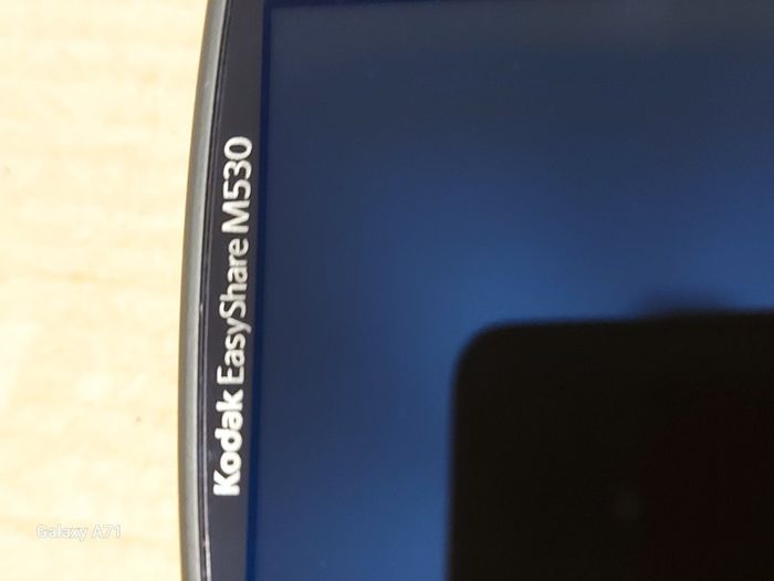 Kodak Easyshare M530 12 MP Digital Camera with 3x Wide Angle Optical Zoom and 2.7-Inch LCD