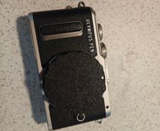 Olympus PEN E-PL8 (Body Only) + 2 Batteries & USB-C Charger