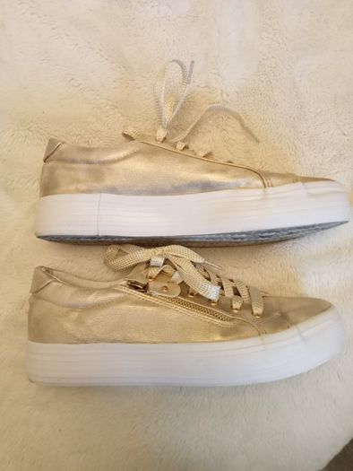 Dunnes Stores Gold Shimmer Trainers - UK 7