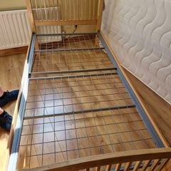 Single bed with Mattress
