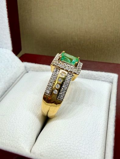 Emerald & Natural Zircon Ring