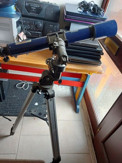 SKYLUX Refractor Telescope, 96-18800, F=700, D=70, with Tripod in very good condition