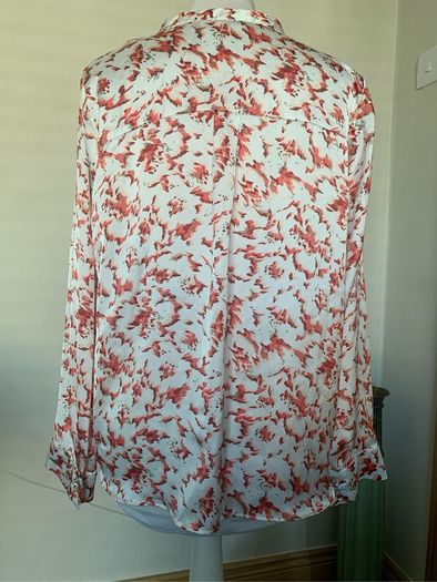 Gallery ivory/ burgundy blouse. Size 14