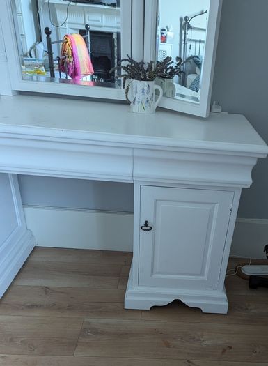 dressing table