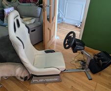 Xbox G920 wheel with pedals & racing seat