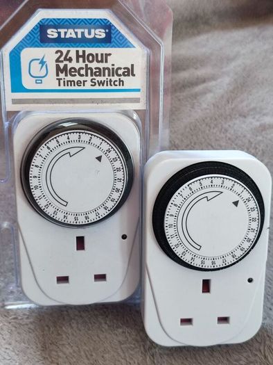 2x STATUS 24 Hour Mechanical Timer Switch Plugs