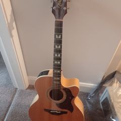 Takamine G-Series EG523SC Jumbo Acoustic w/ stand
