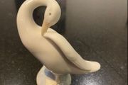 Lladro preening goose figure