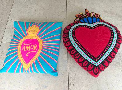 Set of 2 Decorative Embroidered Cushions Brand: Kitsch Kitchen