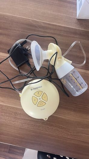 Medela Swing Flex Electric Breast Pump - Excellent Condition - Boxed