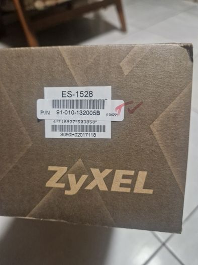 Zyxel ES-1528