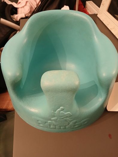bumbo baby seat with removable tray