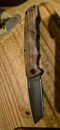 hunting/camping knifes