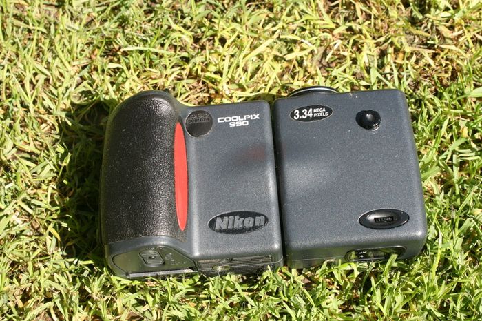Nikon Coolpix 990/E990 3.2MP Digital Compact Camera Tested