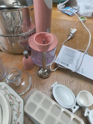 kitchen bric-a-brac