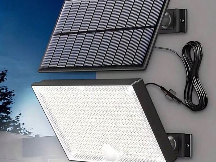 2x flood lights