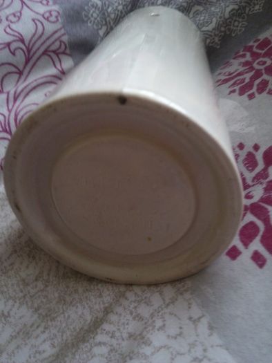 Candle holder.