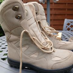 snow boots ladies size 6